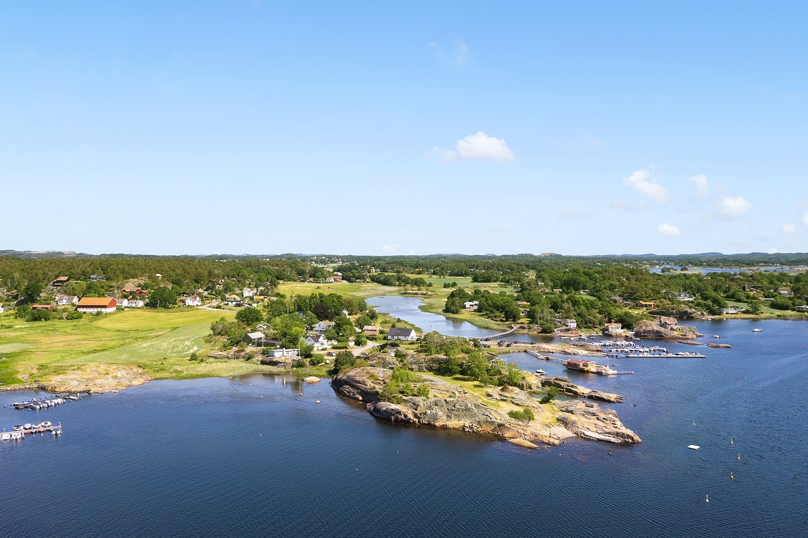 Nærområde, Huestranda med fine bademuligheter. Galleribilde