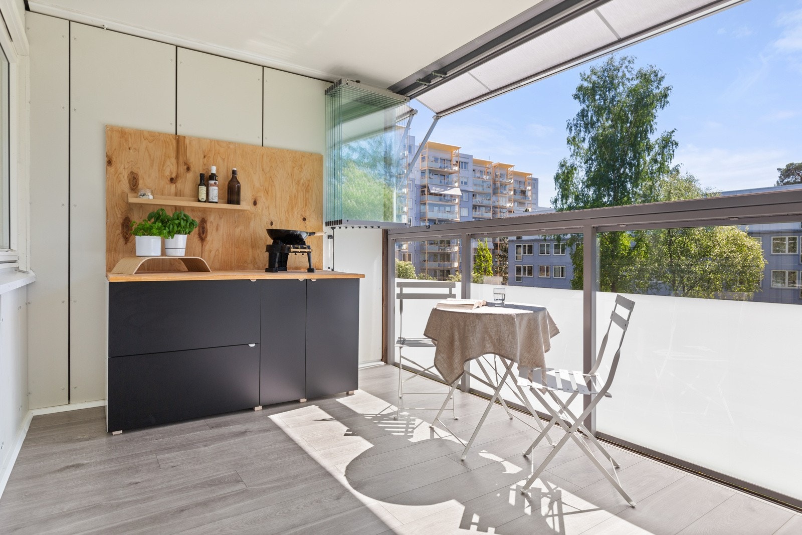 God plass til ønsket utemøblement som utekjøkken, grill og mer! Galleribilde