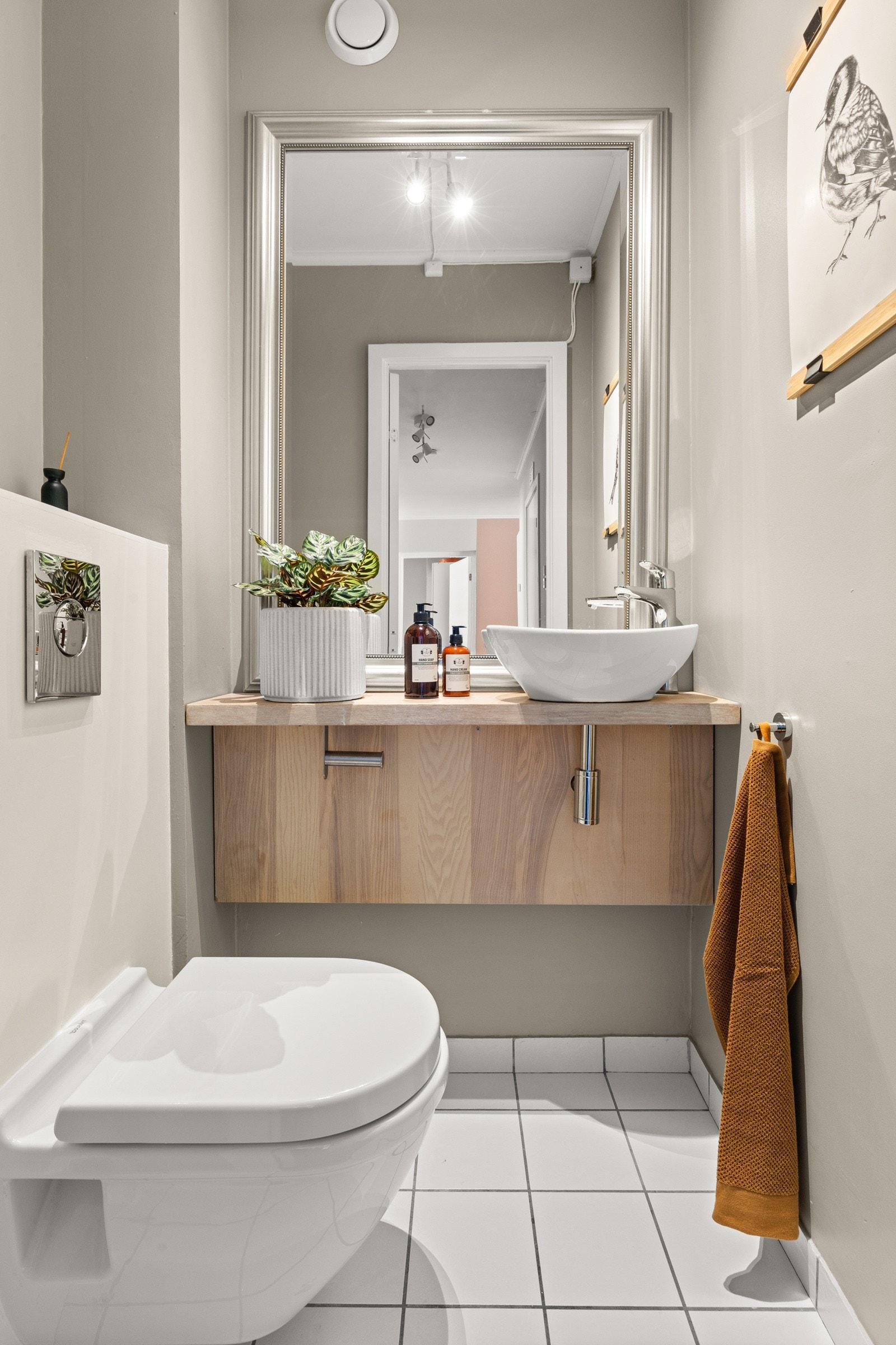 Boligen har et praktisk separat toalett. Galleribilde