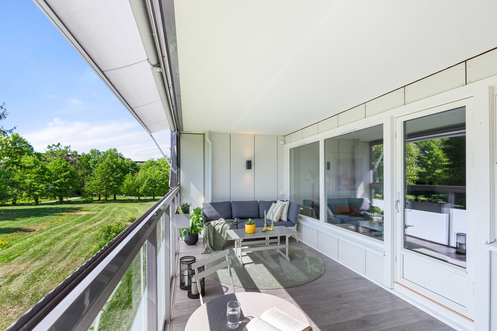 Lun lounge - eller spiseplass, diger hengekøye eller lekested? Eller kanskje en kombinasjon? Galleribilde