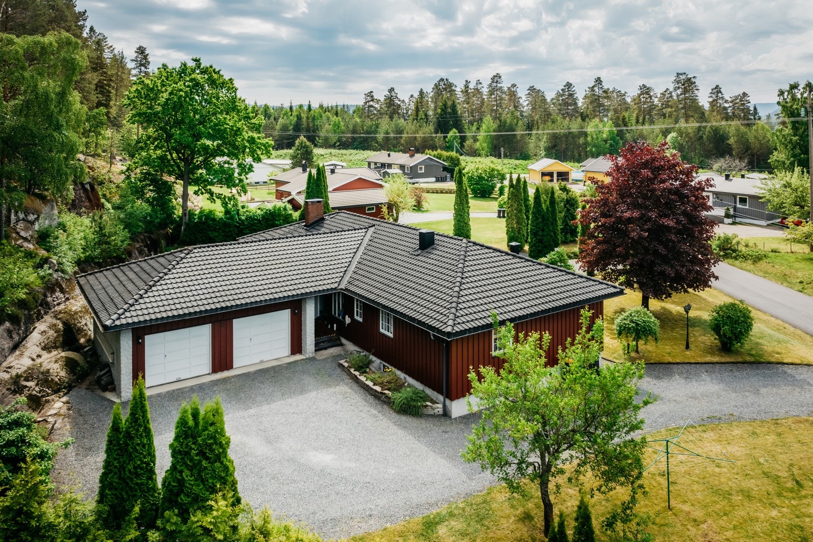 EIE Eiendomsmegling v/Asmir Islamovic presenterer Solåsveien 29! Galleribilde