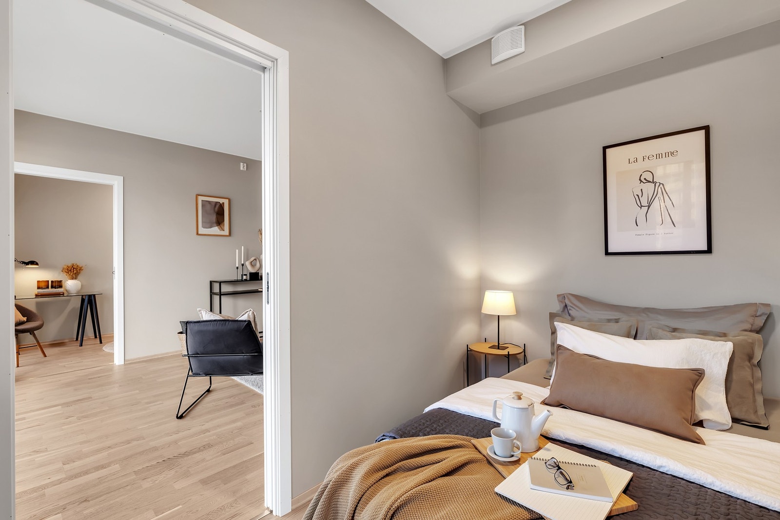 Også soverommene er malt i moderne farger. Galleribilde