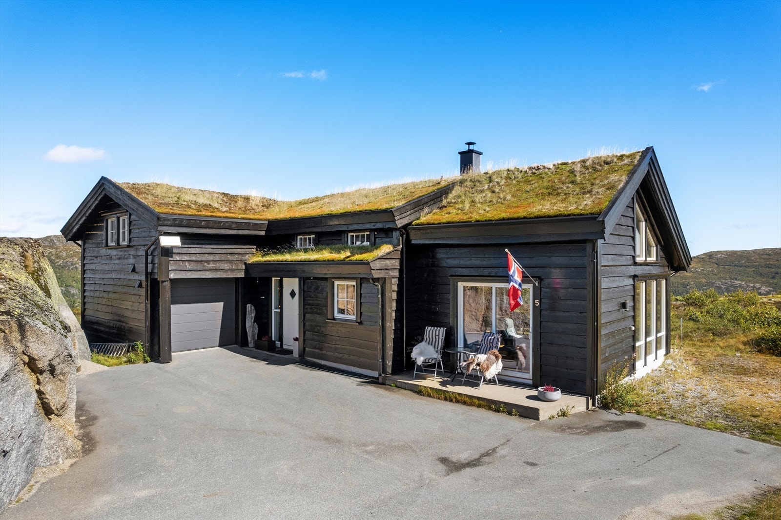 Lun og fin krok hvor man kan nyte kveldssolen Galleribilde