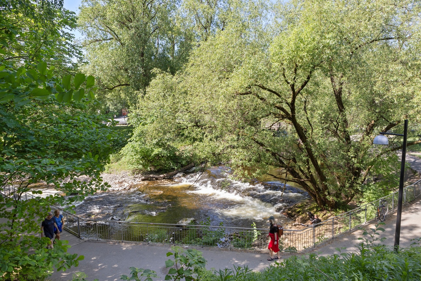 Akerselva byr på gode turmuligheter langs elvebredden langs turstier til sentrum eller oppover mot Maridalen/Nordmarka. Galleribilde