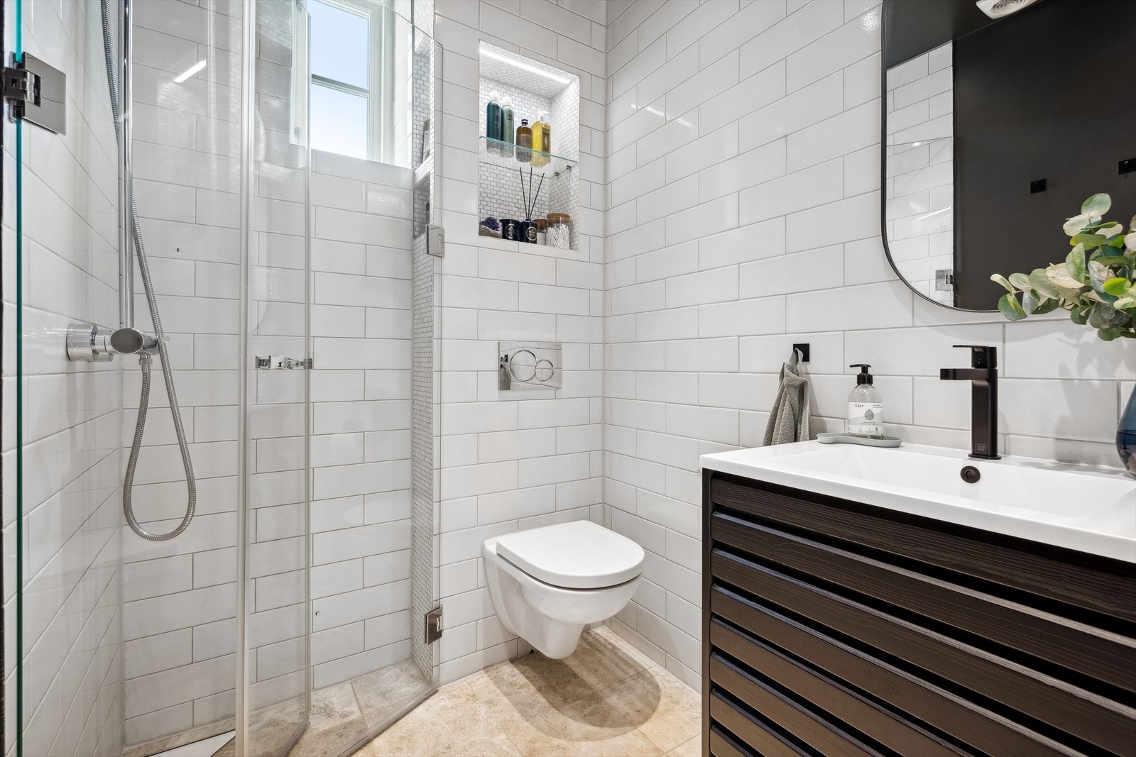 Rålekkert baderom oppusset i 2014, og oppgradert med ny innredning m.m i 2023/2024. Galleribilde