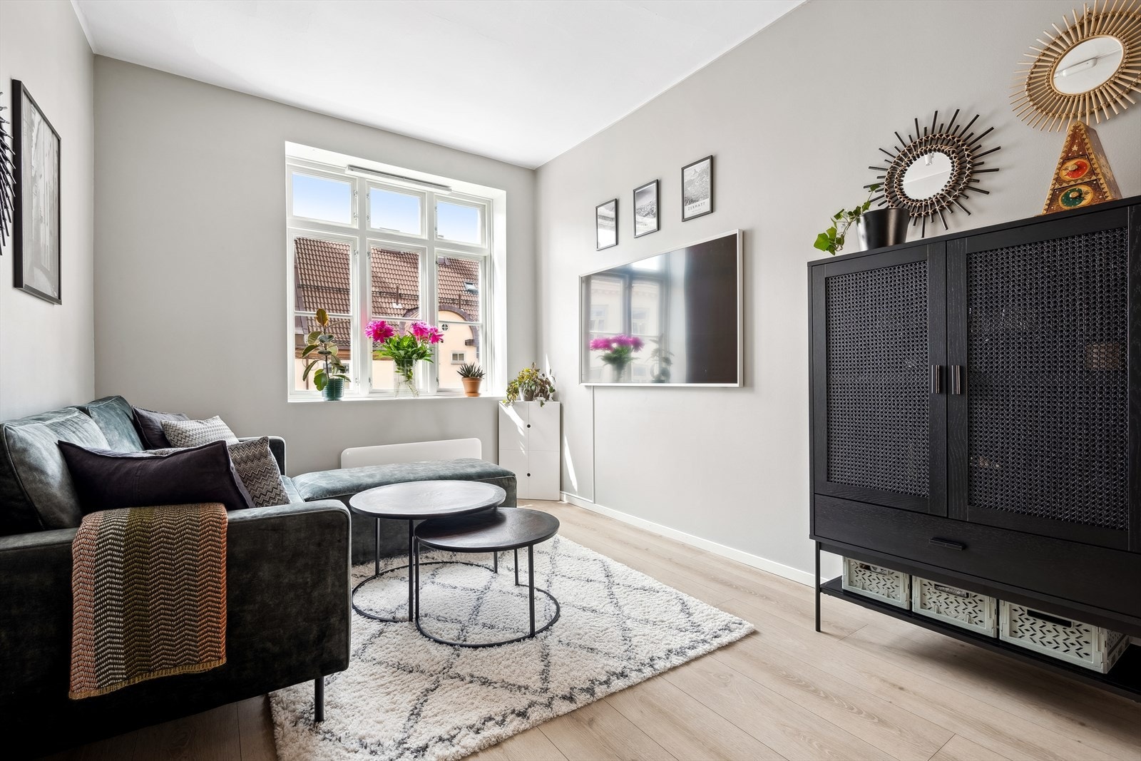 Leiligheten er malt i tidsriktige og behagelige farger. Galleribilde