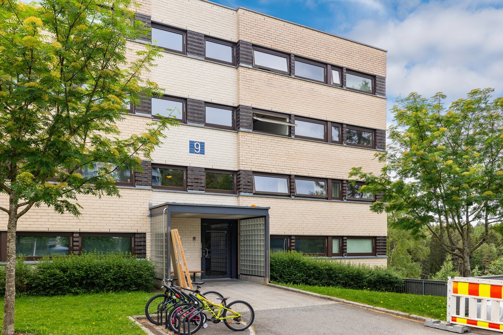 Fasade av bygget fra 1974 Galleribilde