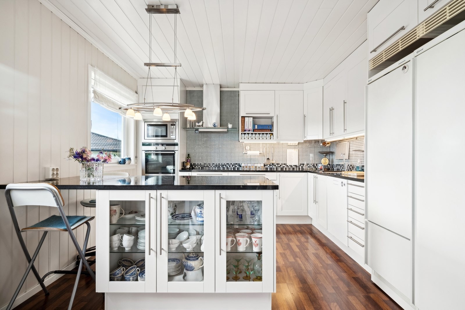 Kjøkkenet er fra Norema og ble oppgradert i 2008 med en flott og tidløs innredning. Galleribilde