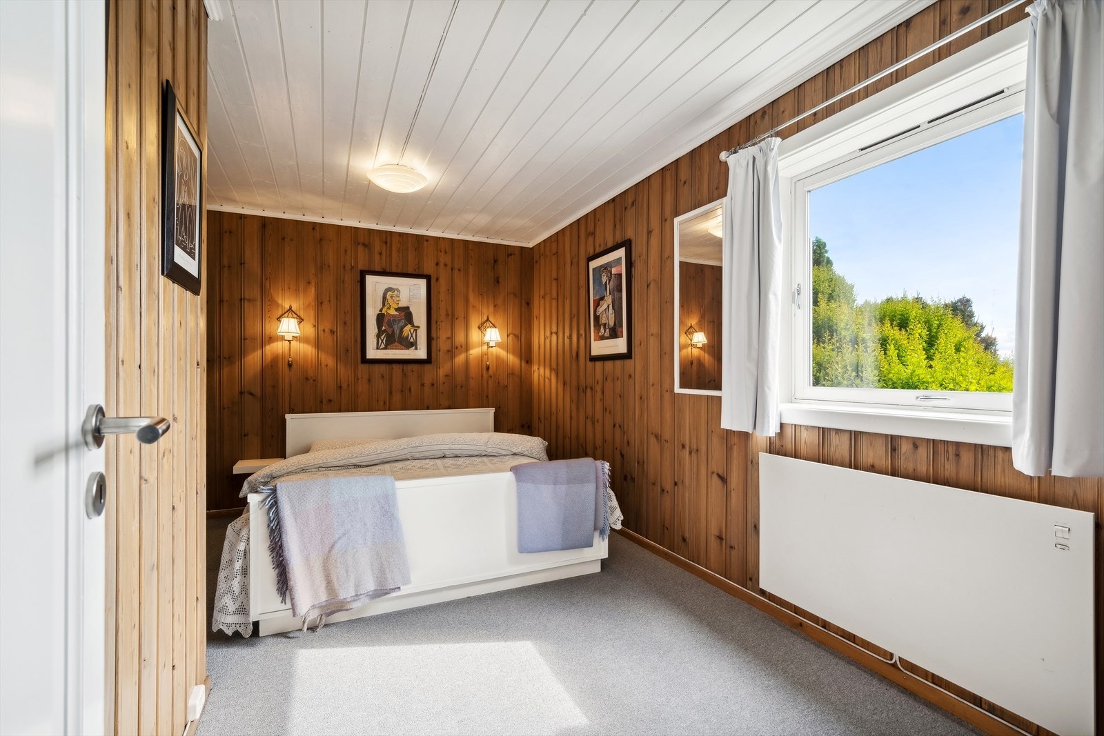 Rom som på godkjente tegninger er betegnet som "hobbyrom", les punkt "ferdigattest" i salgsoppgaven. Galleribilde