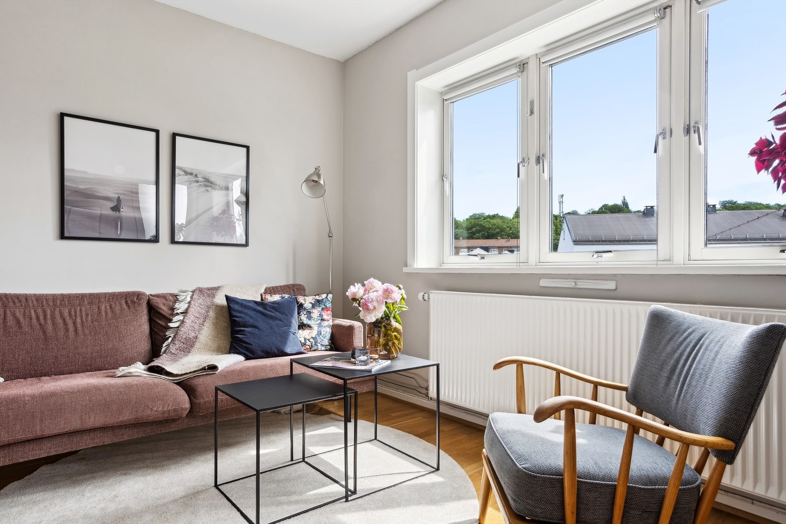 Det er gode møbleringsmuligheter og god plass til sofa, stuebord, TV-møblement m.m. Galleribilde