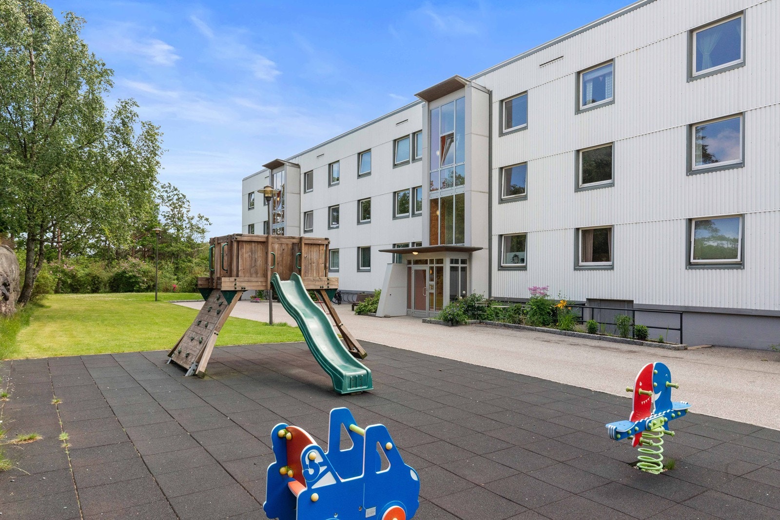 Fine fellesarealer og lekeplass Galleribilde