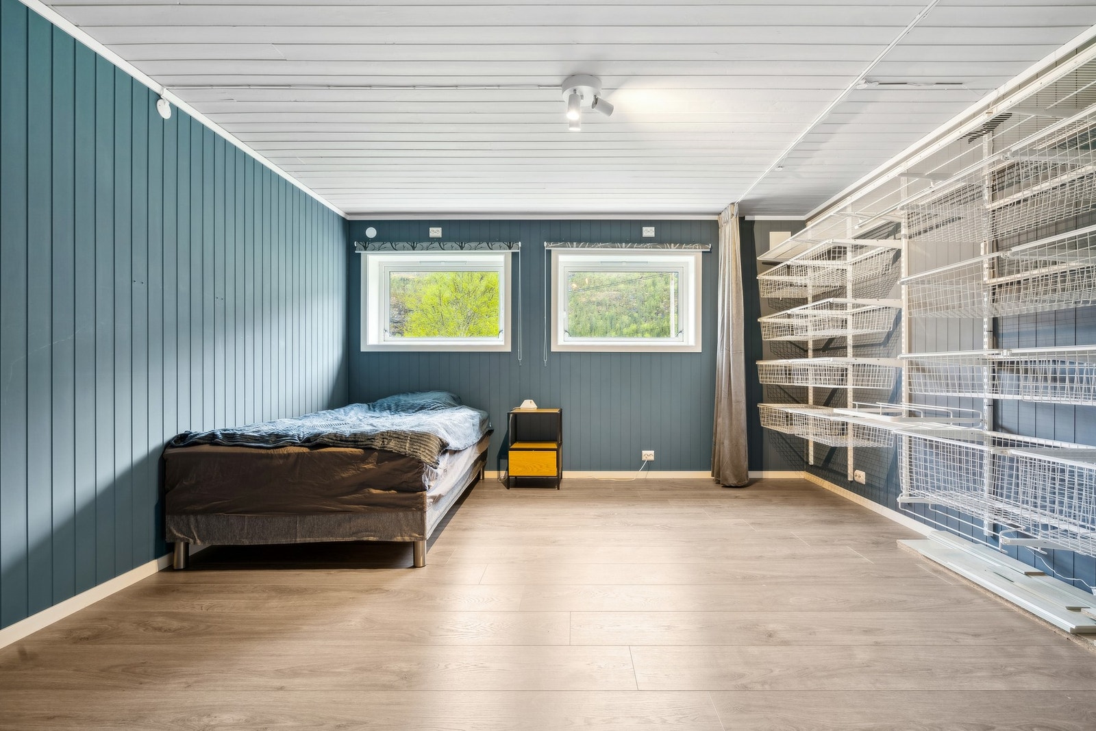 Soverom 2 - Massevis av plass for lagring Galleribilde