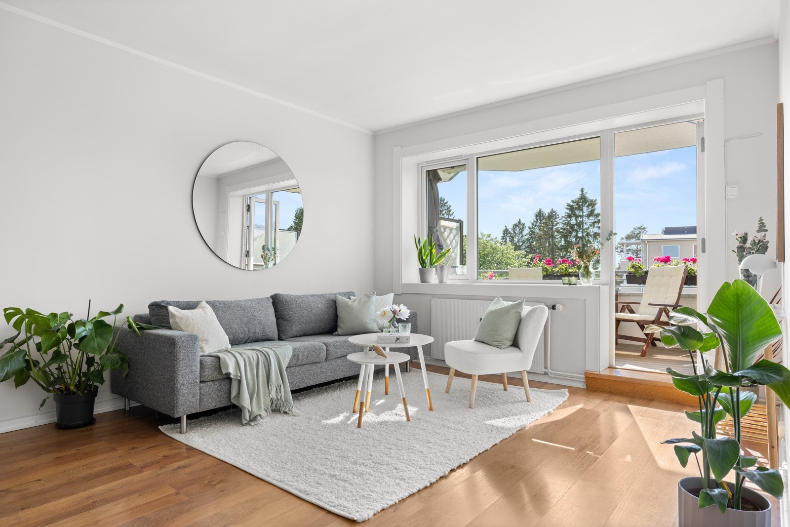 Fra stuen er utgang til den flott balkongen Galleribilde