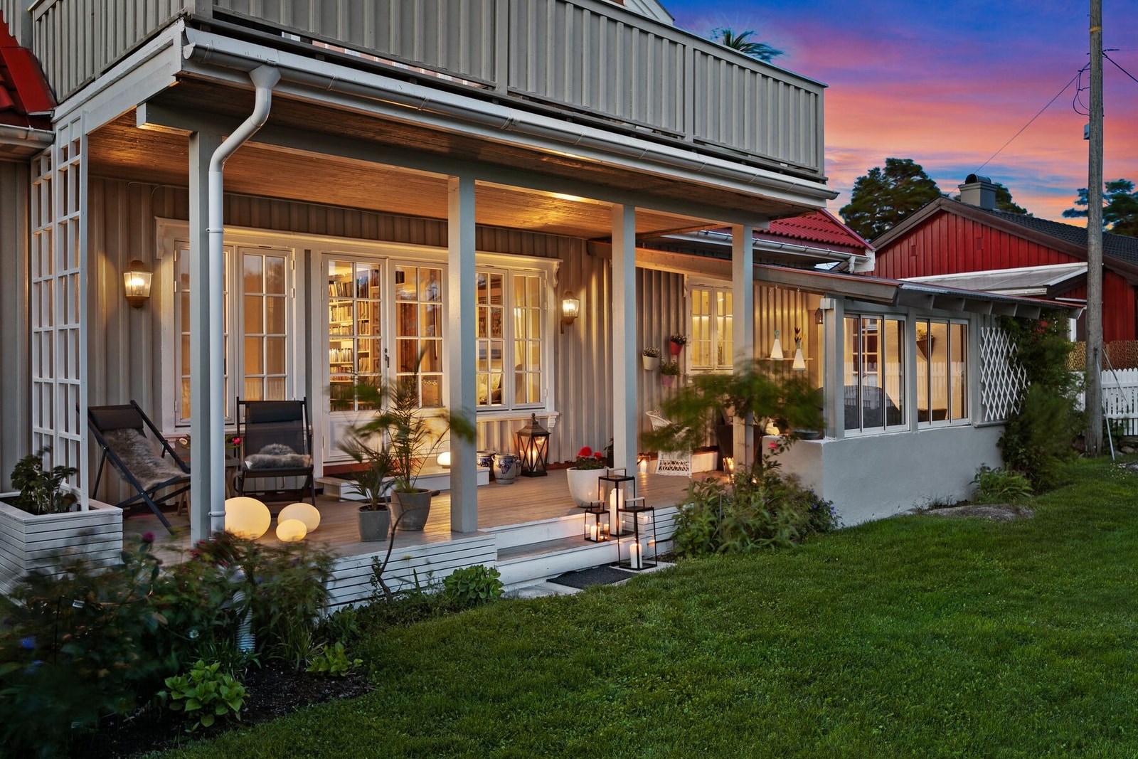 Det er flere soner på begge sider av huset som kan benyttes. Galleribilde