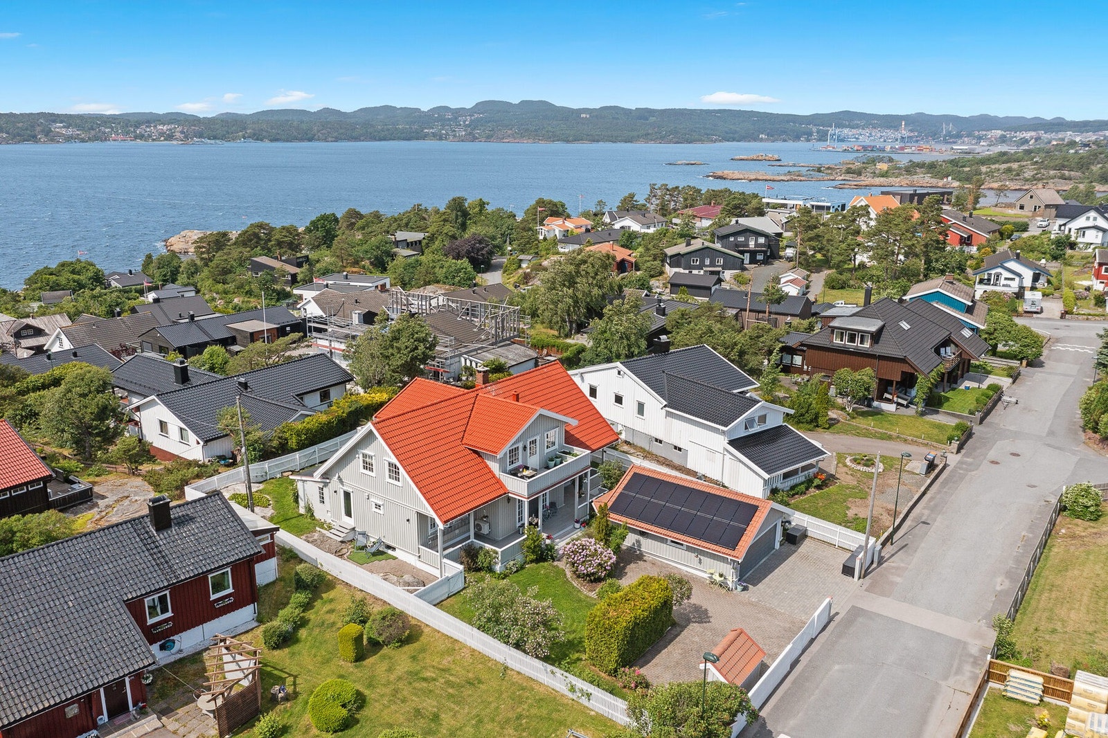 Eiendommen har en svært ettertraktet beliggenhet på Rekkevik/Gon. Galleribilde