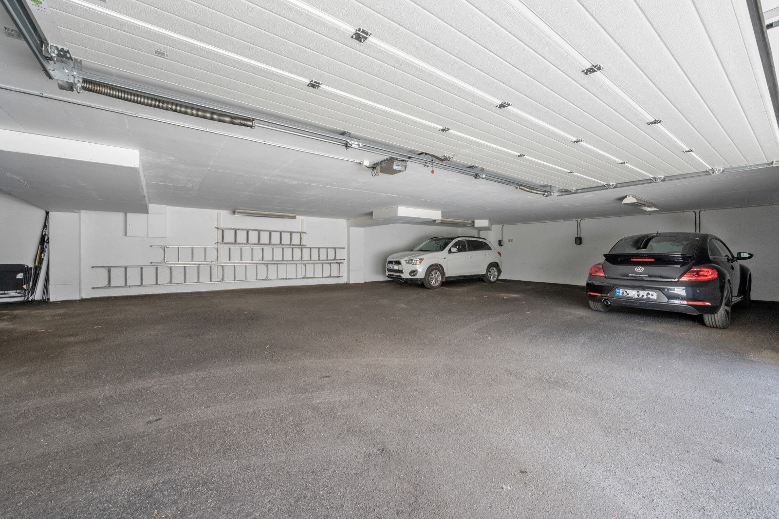 Felles garasje i underetasjen Galleribilde
