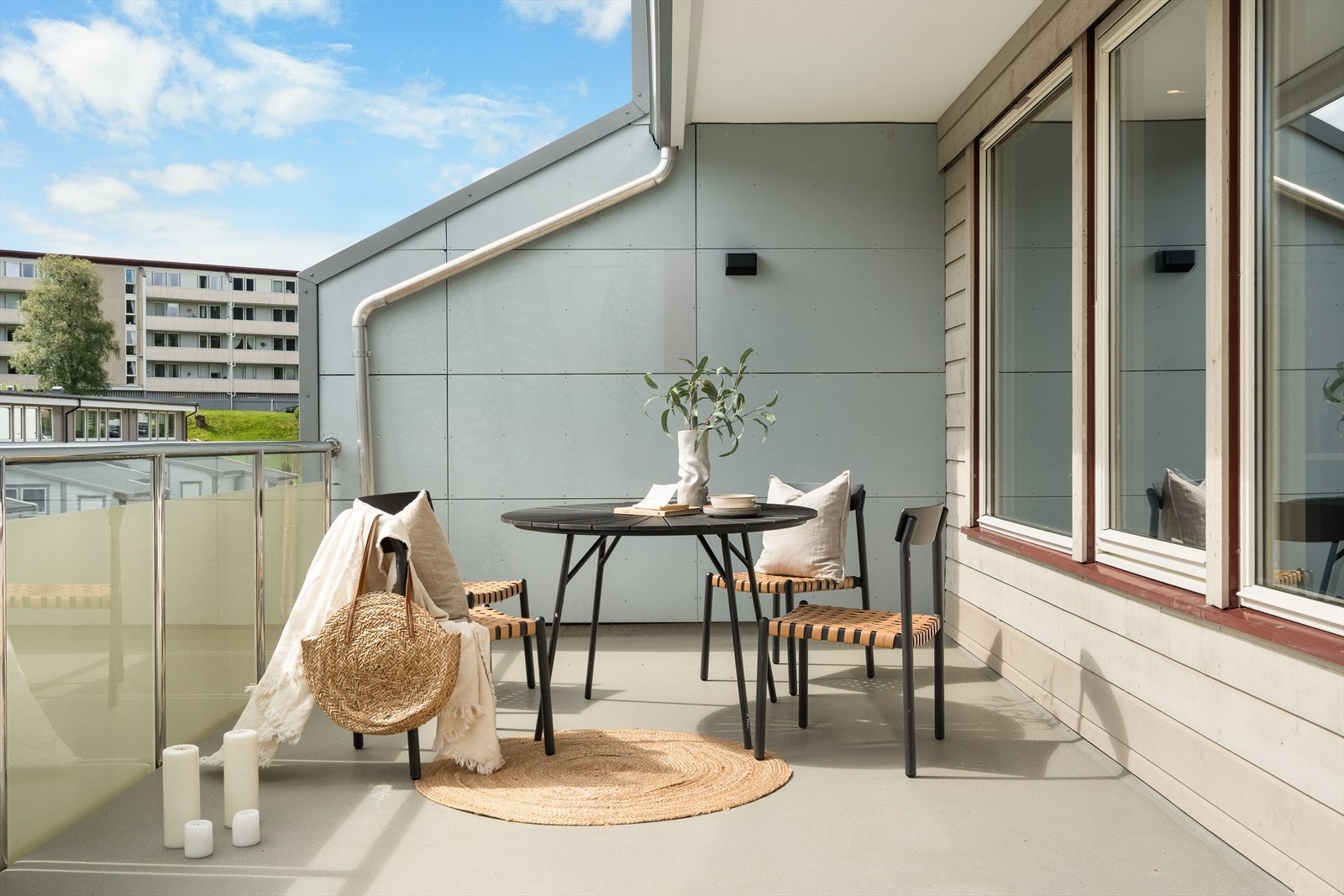 Her er det god plass til å møblere med blant annet sittegruppe og grill. Galleribilde