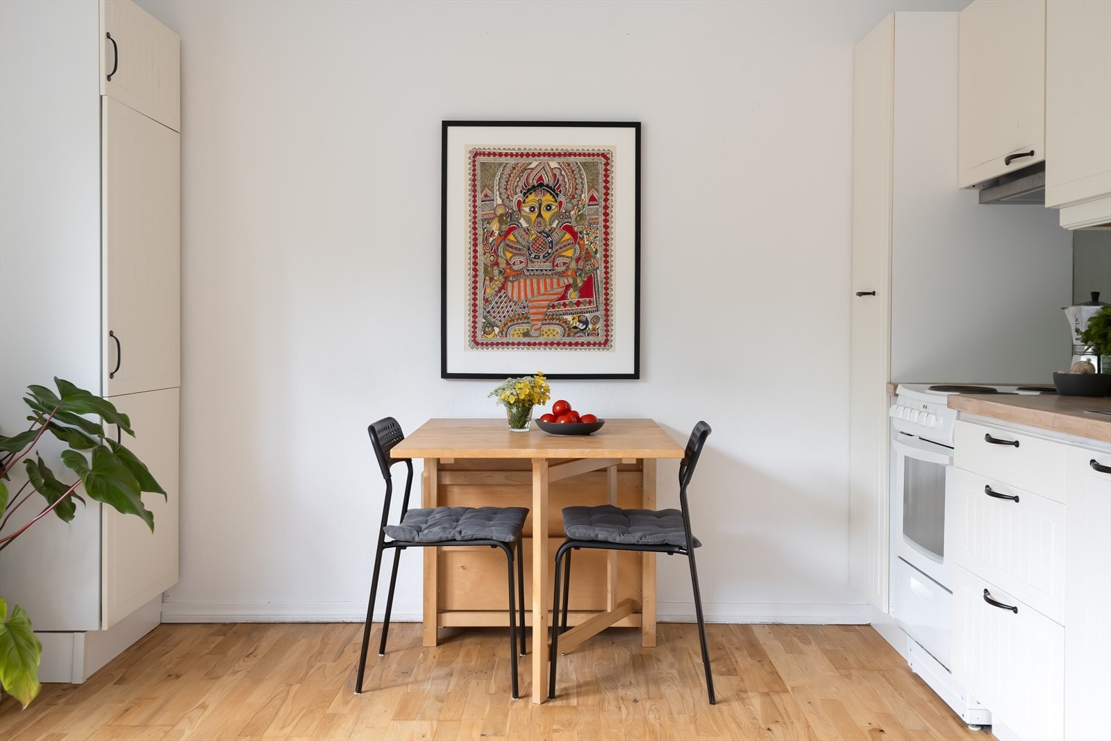 Det er også god plass til spisegruppe på kjøkkenet. Galleribilde