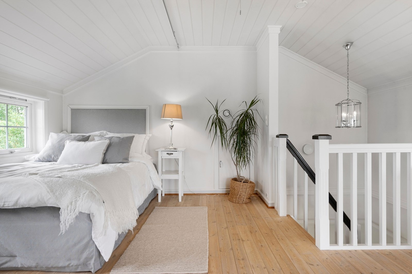 Mange bruksmåter av 2. etasje Galleribilde