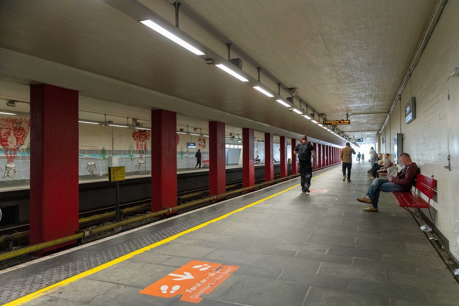 Stovner t-bane. Galleribilde