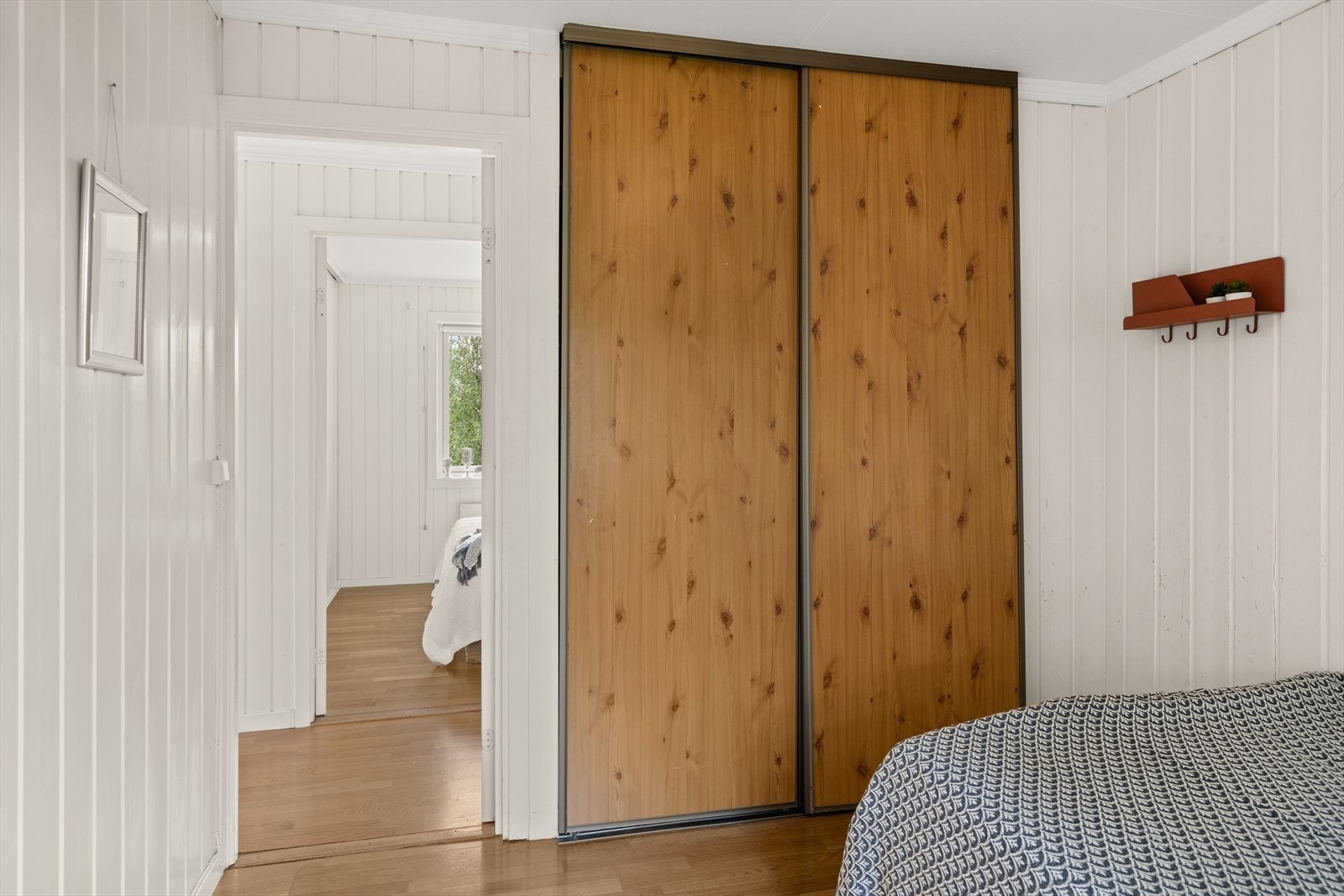 Her får dere også gode lysforhold og integrert skyvedørsgarderobe. Galleribilde