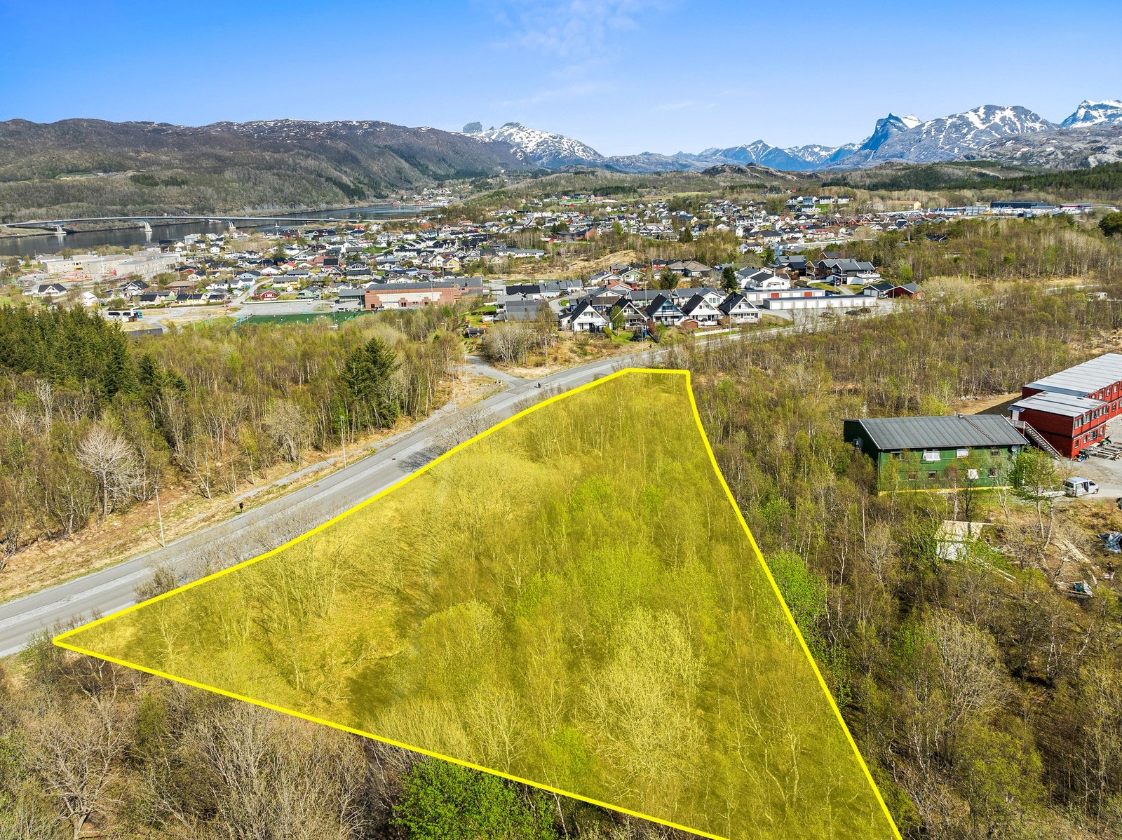 VA ligger gjennom tomten. Galleribilde