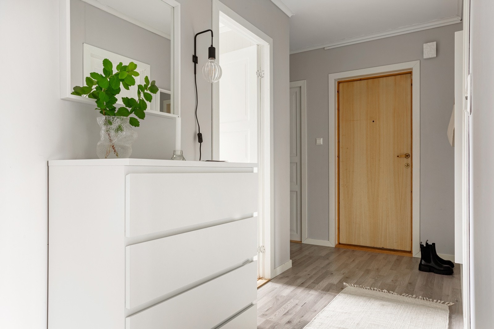 Vi beveger oss ut av leiligheten for å sjekke ut hva nærområdet kan tilby! Galleribilde