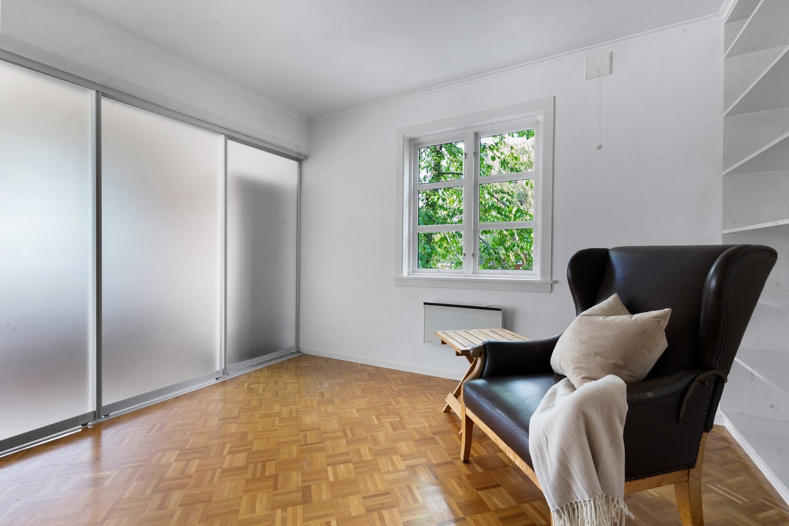 Praktisk løsning med skyvedør for å kunne åpne opp mot stuen. Galleribilde