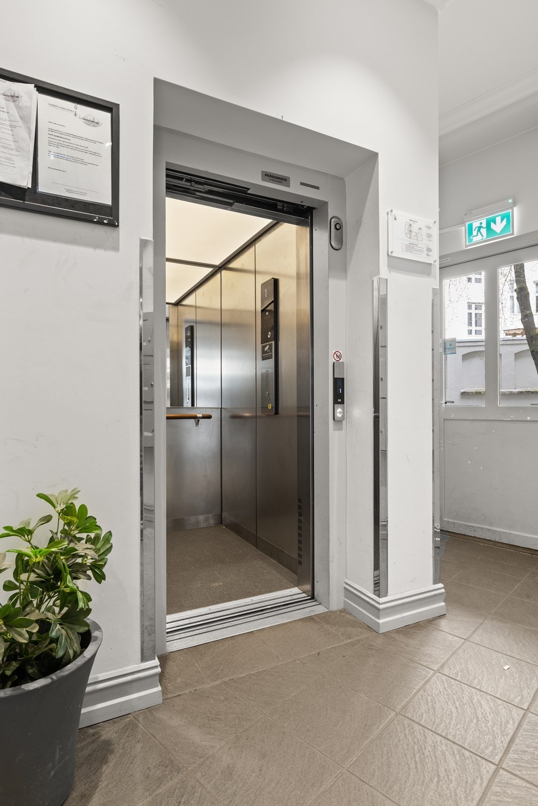 Heisadkomst til leiligheten Galleribilde