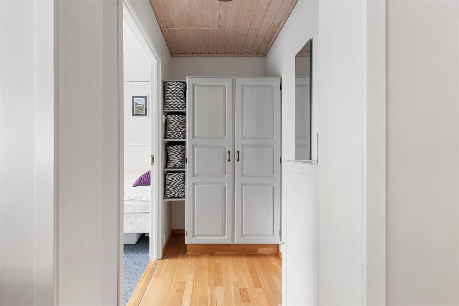 I gangen er det plass til oppbevaring. Galleribilde