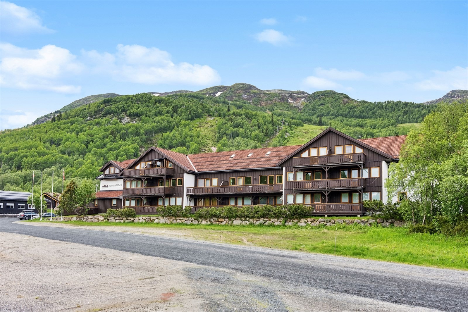 Jeanette Arnesen-Eriksrød v/DNB Eiendom presenterer Tveiti 2! Galleribilde