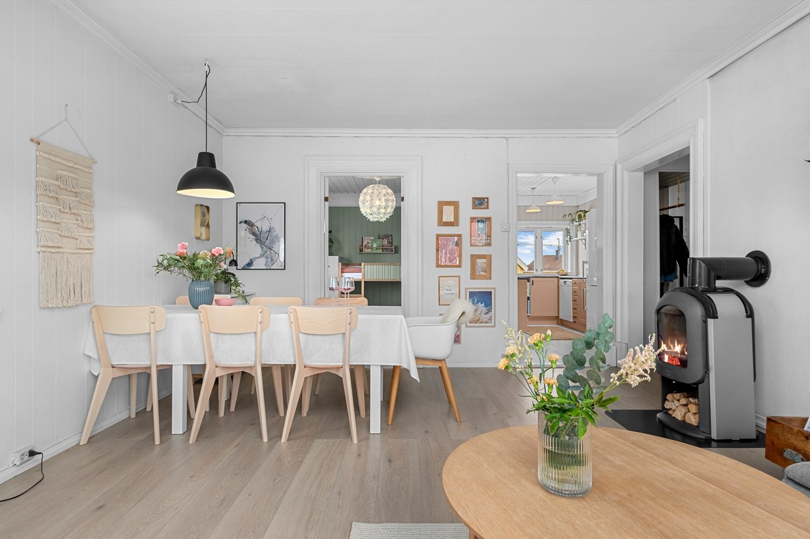 Leiligheten er svært innholdsrik og byr på gode romløsning. Galleribilde