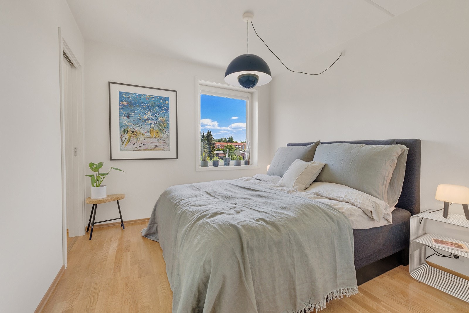 Hovedsoverommet er et stort og innbydende rom med god og moderne standard. Galleribilde