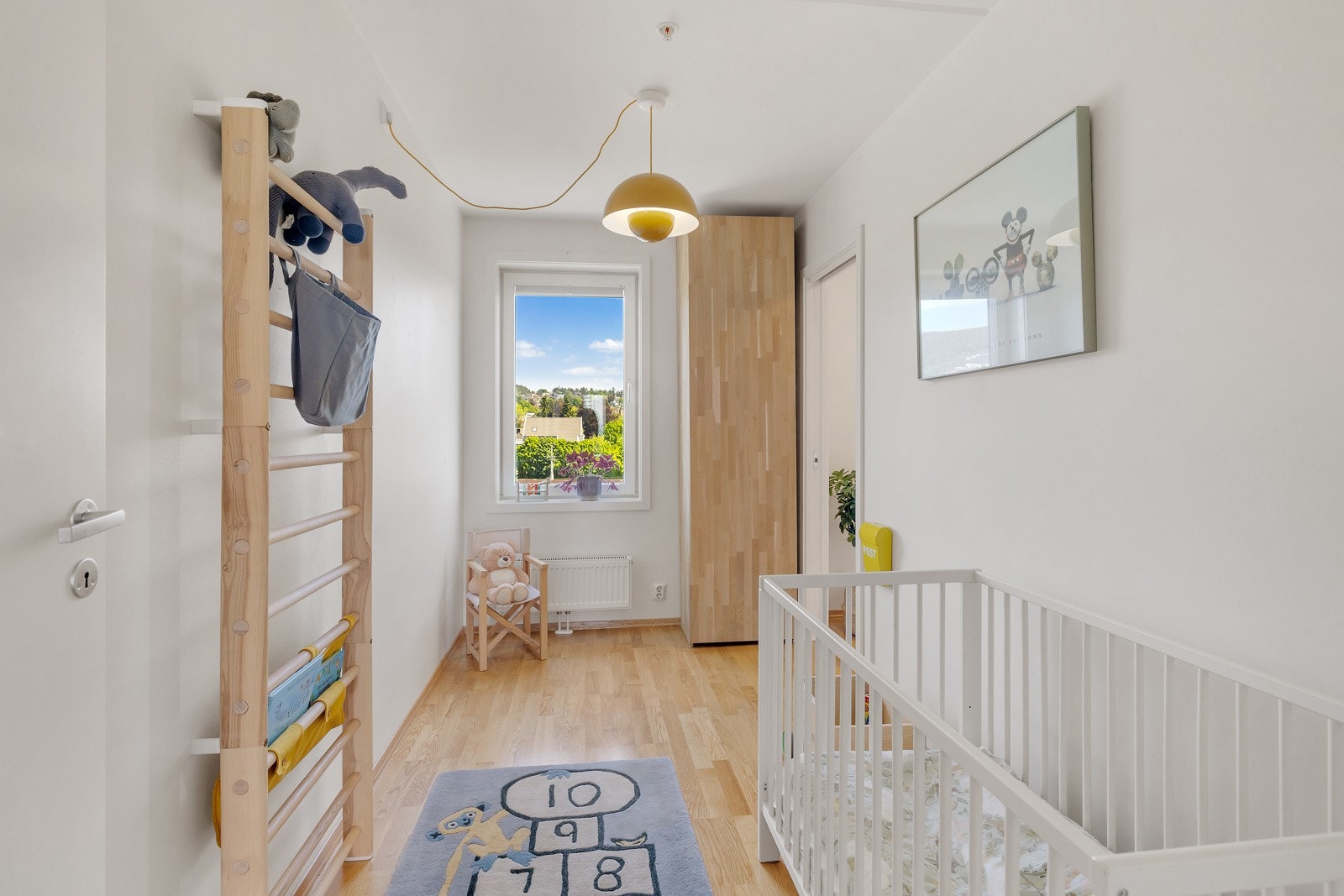 Dette rommet passer perfekt som barnerom, gjesterom eller kontor. Galleribilde