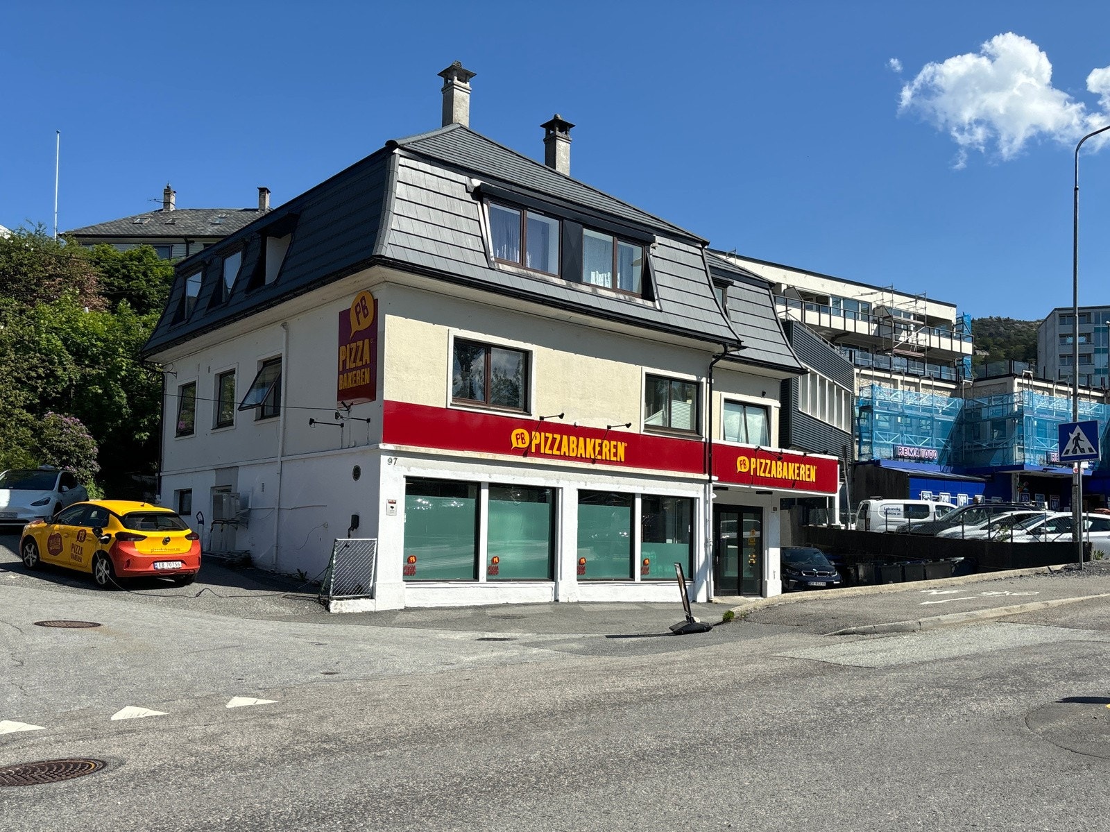 Ved NHH finner du også Circle-K, Rema1000, Pizzabakeren, Sushi og mer til. Galleribilde