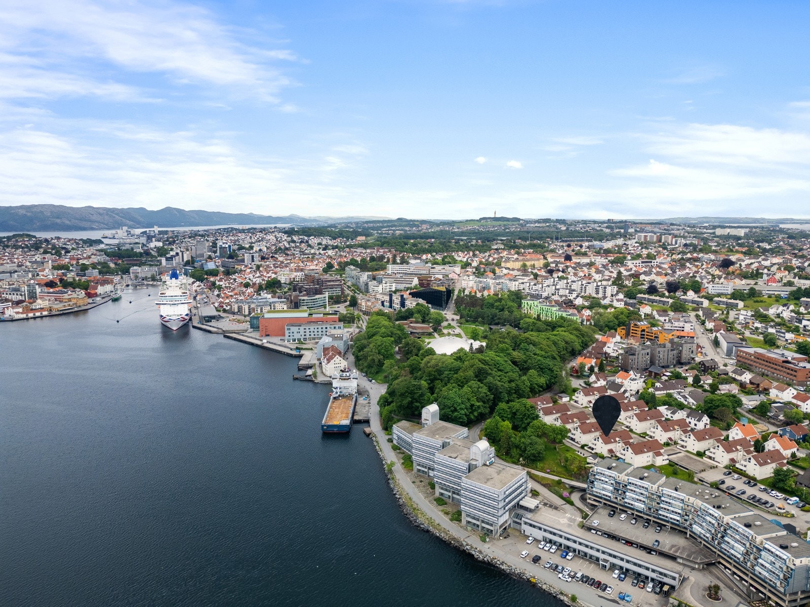 Stavanger sentrum ligger kun en kort spaser- eller sykkeltur unna, en flott tur langs kaien eller Bjergstedparken. Galleribilde