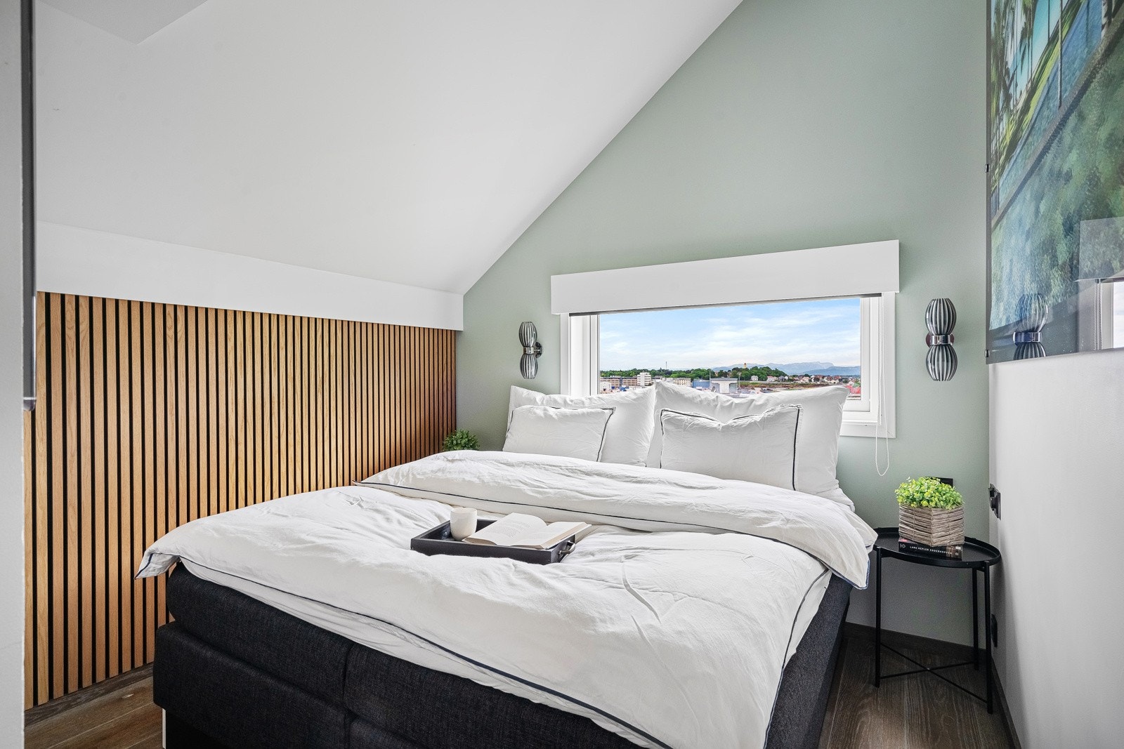 Soverommet er av god størrelse og fremstår som innbydene og delikat. Galleribilde