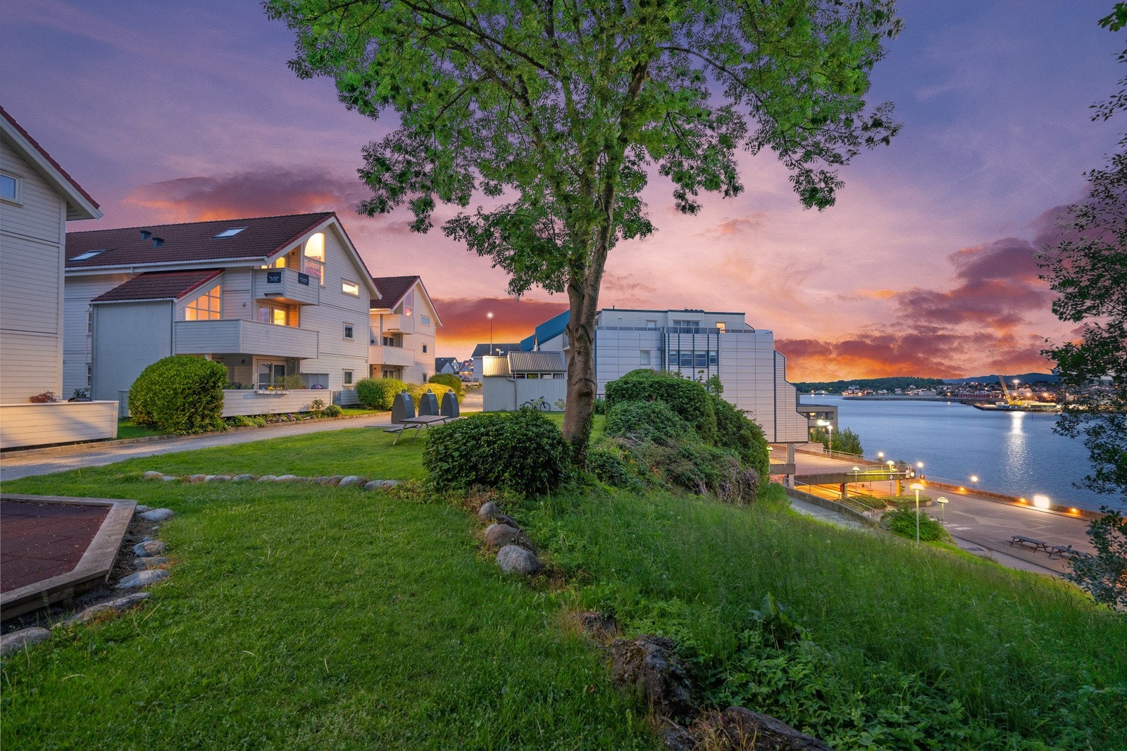 Kveldsbilder - Uteområde Galleribilde