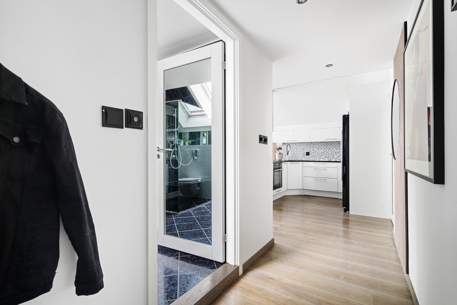 Entré/Gang. Galleribilde