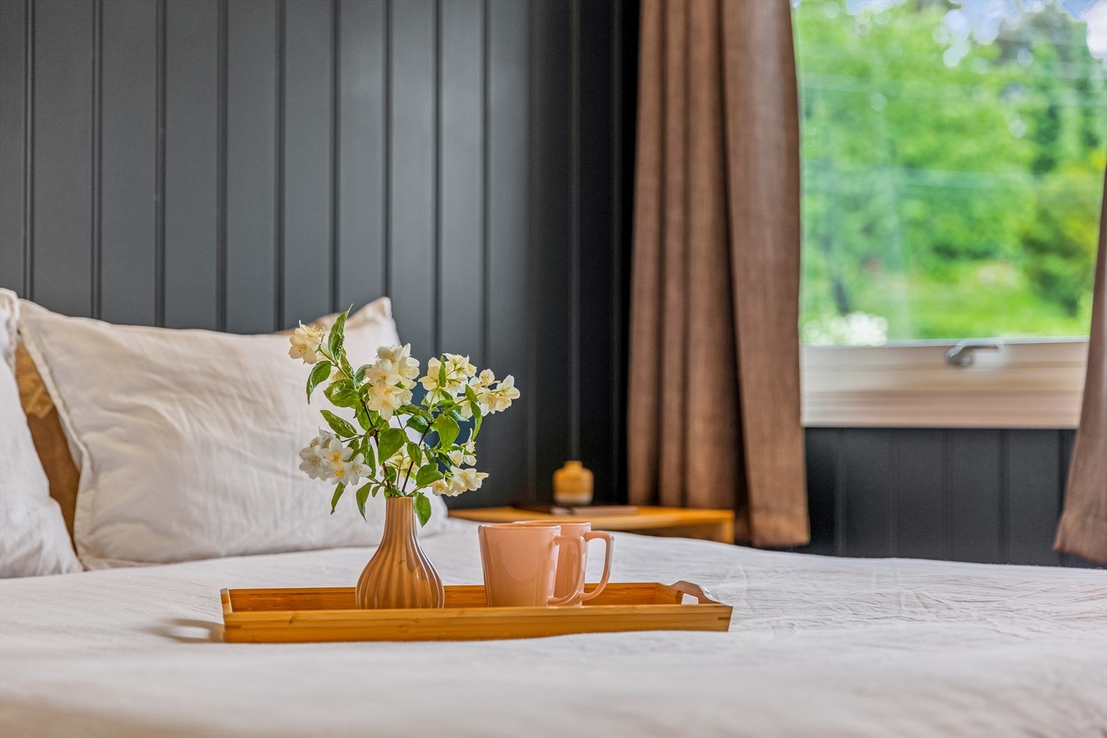 Soverommet har et dempet fargevalg som inviterer til ro! Galleribilde