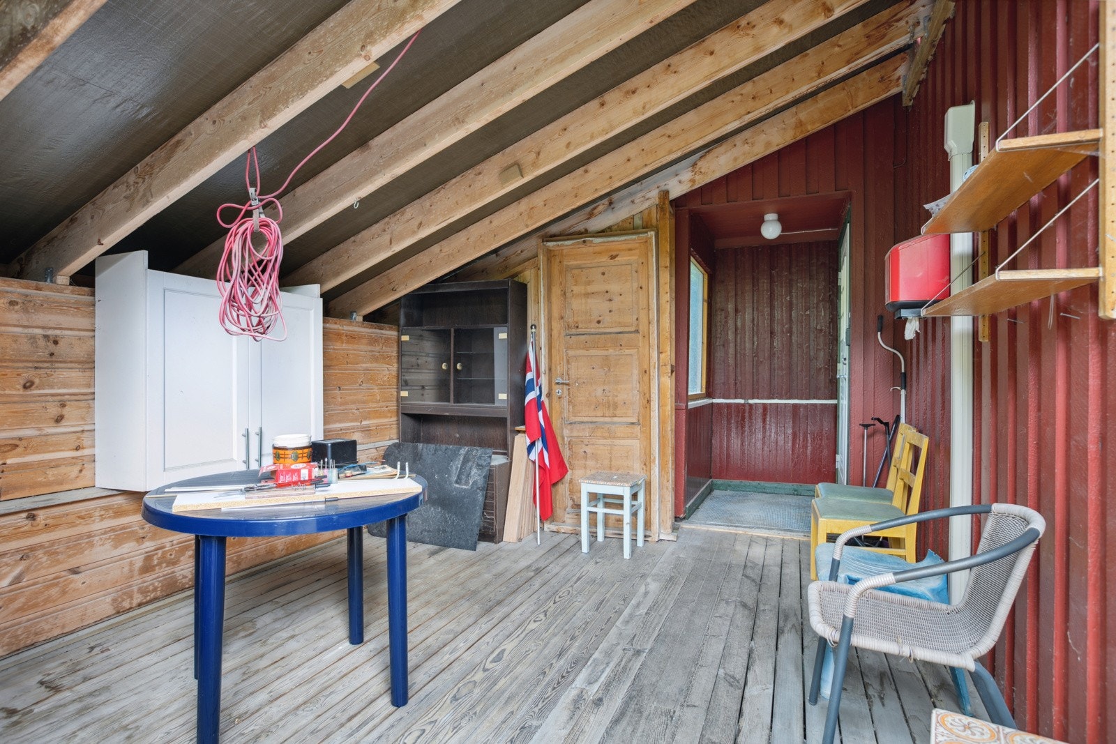 Fra terrassen kommer man til entréen. Galleribilde