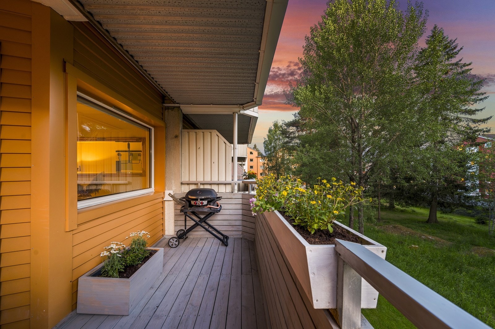 Det er tillatt med elektrisk- eller gassgrill - så her blir det fort mange herlige sommerkvelder i godt lag. Galleribilde