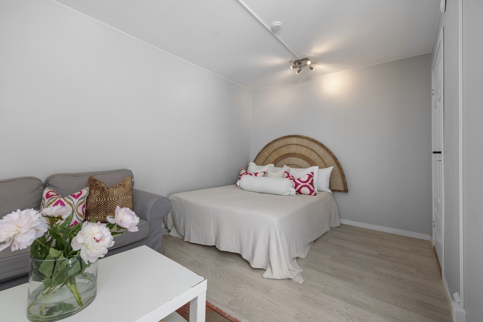 Sovealkove i hybeldel Galleribilde