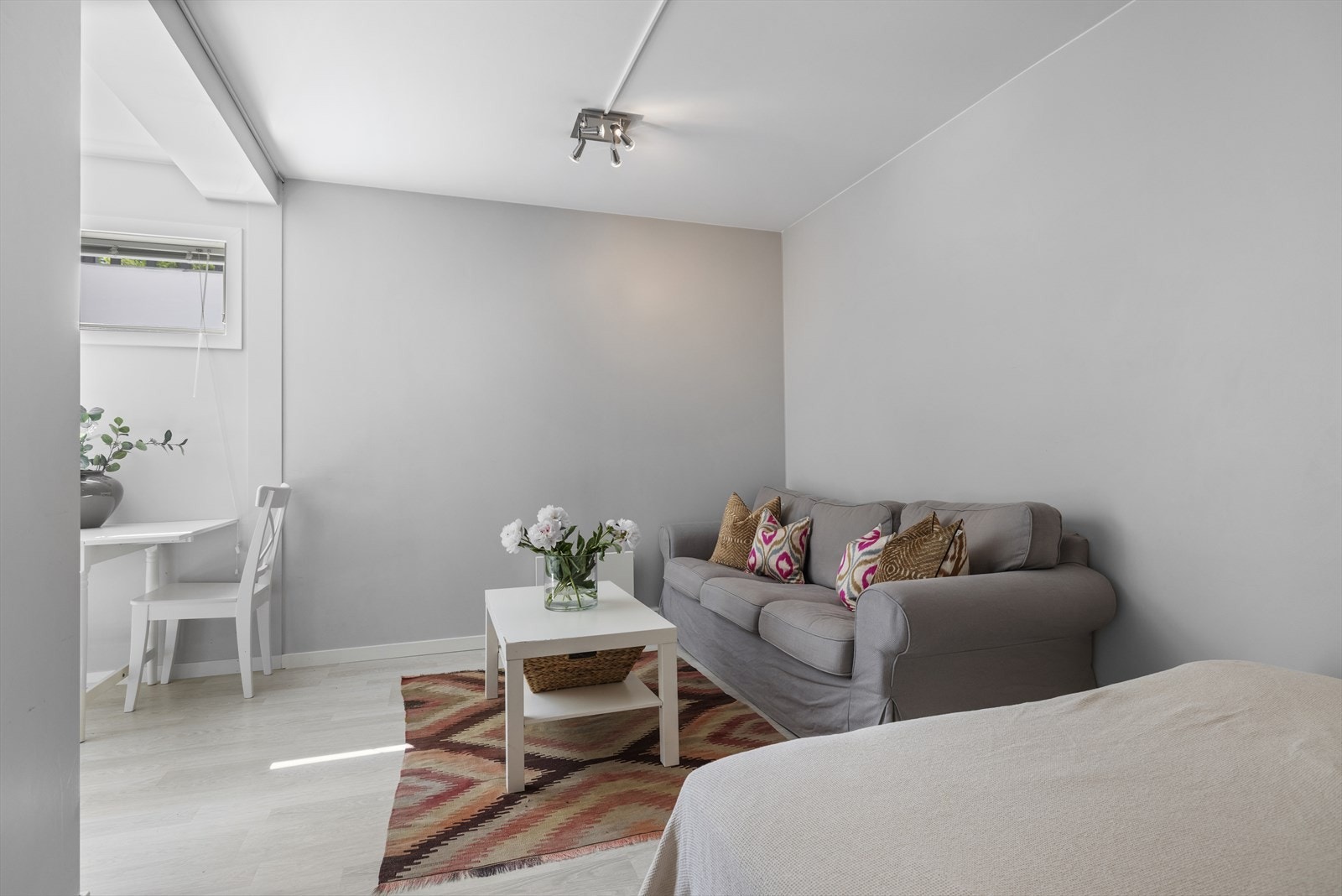 Stuedel i hybel Galleribilde