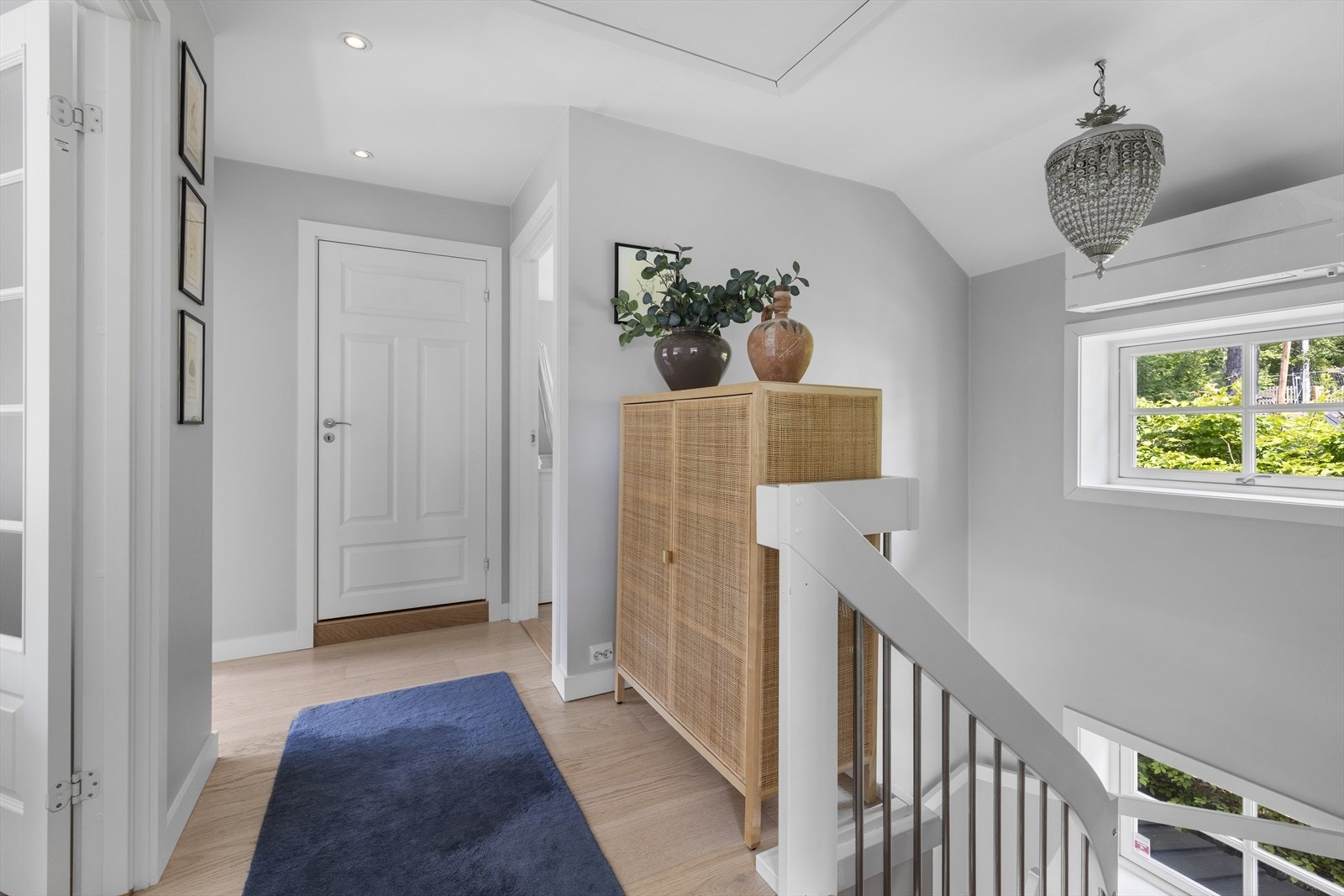 Trappehall med adkomst til kryploft Galleribilde