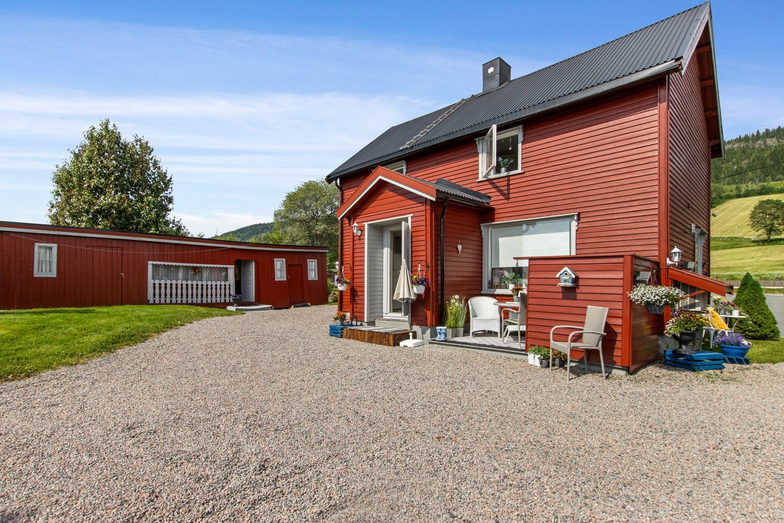 God plass til biloppstilling på egen tomt Galleribilde