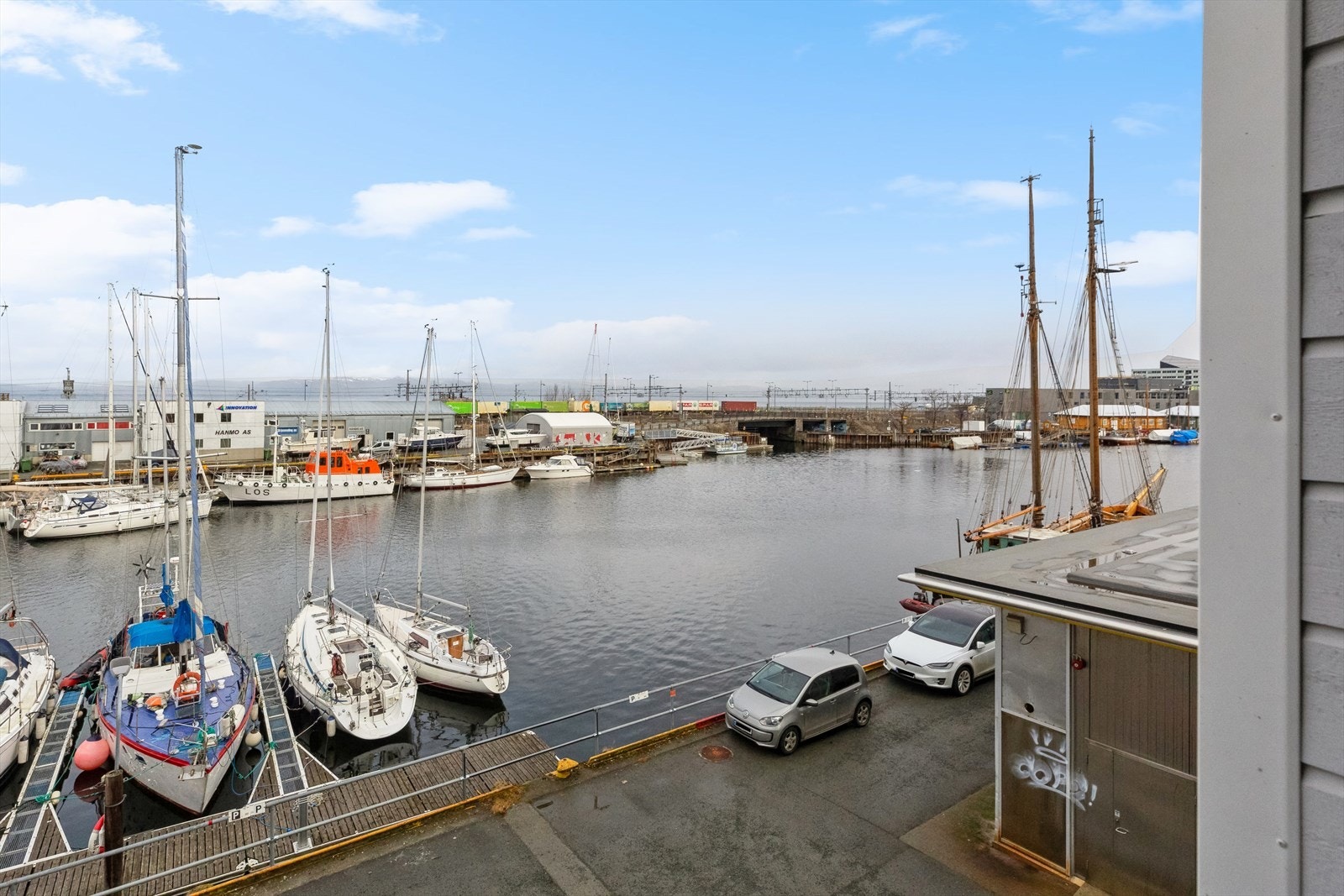 Flott utsikt mot kanalen og Trondheimsfjorden. Galleribilde