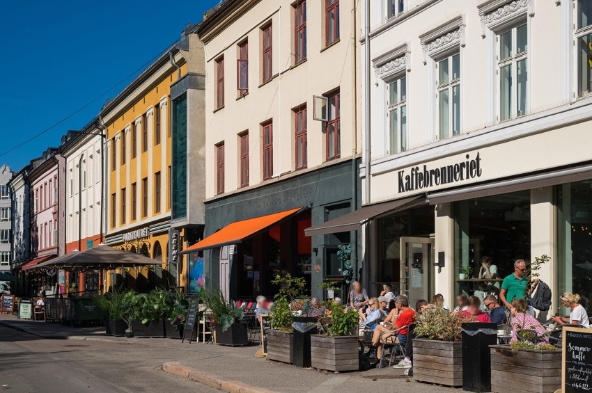 Grünerløkka med sitt pulserende uteliv, hyggelige gatecaféer, markeder og små nisjeforretninger. Galleribilde