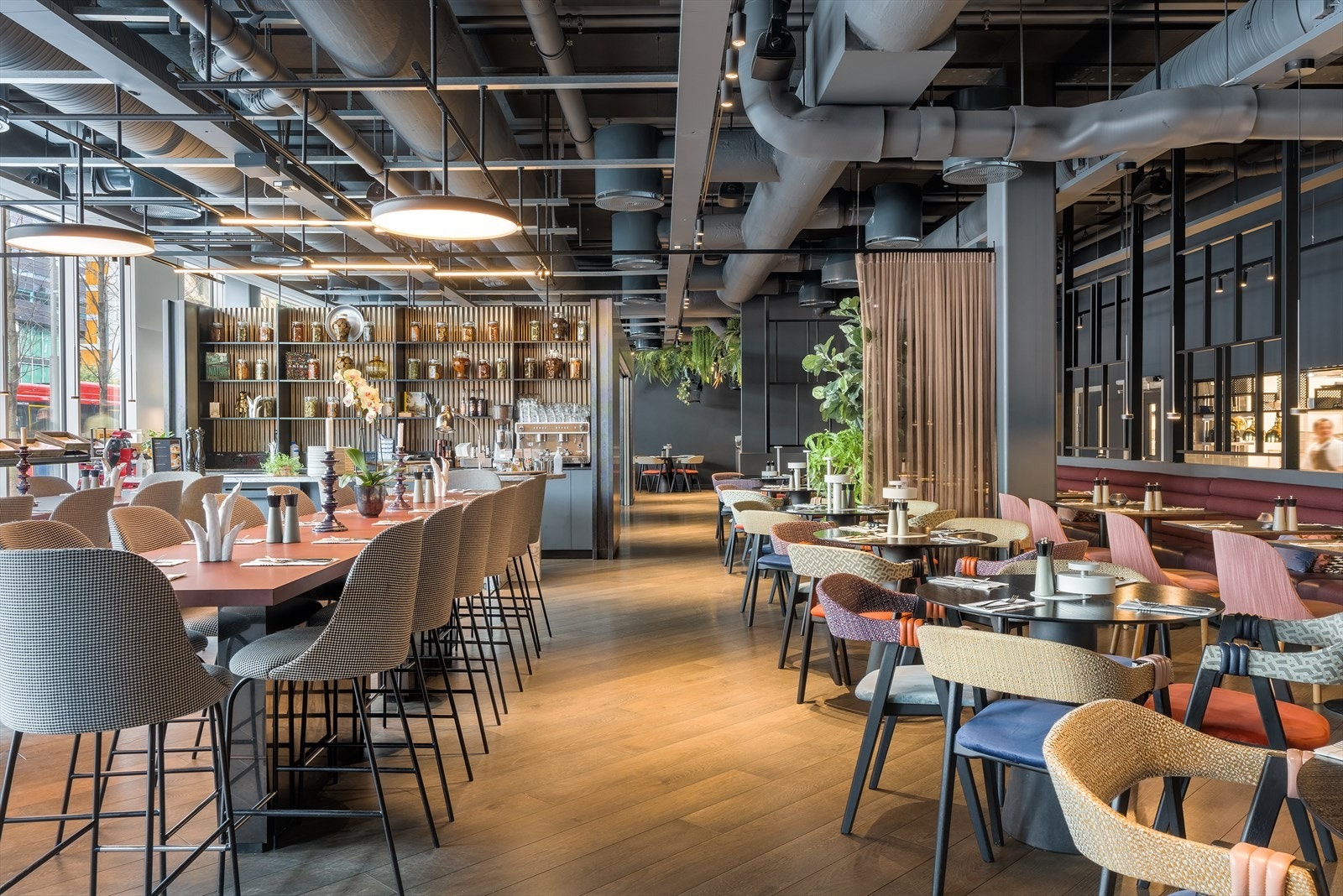 Kort vei til Clarion med bl.a. Shutter bar og søndagsfrokost på hotellet som man kan benytte seg av Galleribilde