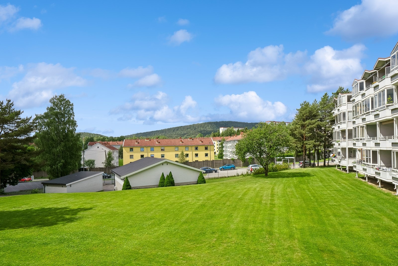 Borettslaget har flotte og grønne fellesområder. Galleribilde
